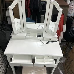 Makeup Vanity Table and Padded Stool Set With Lighted Mirror