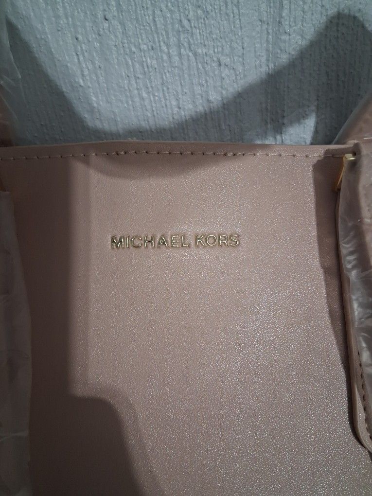 Michael Kors Bag (NEW)