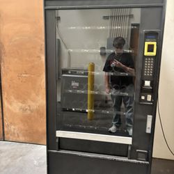 4 Vending Machines 