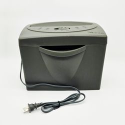 Tech Solutions 9 sheet stripe cut paper shredder with waste basket