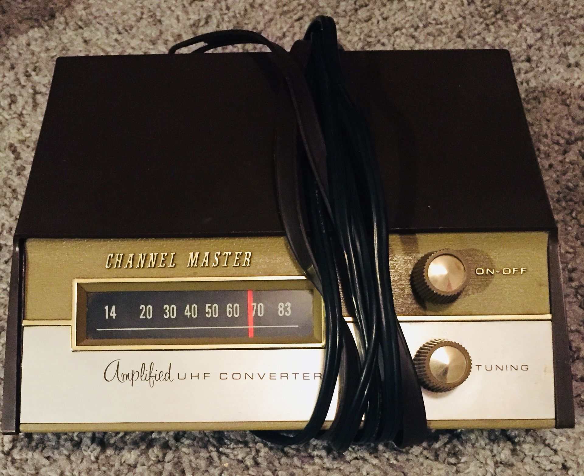 Amplified UHF Converter
