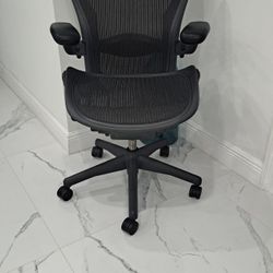 Herman Miller Aeron Size C Mint Condition Like New 