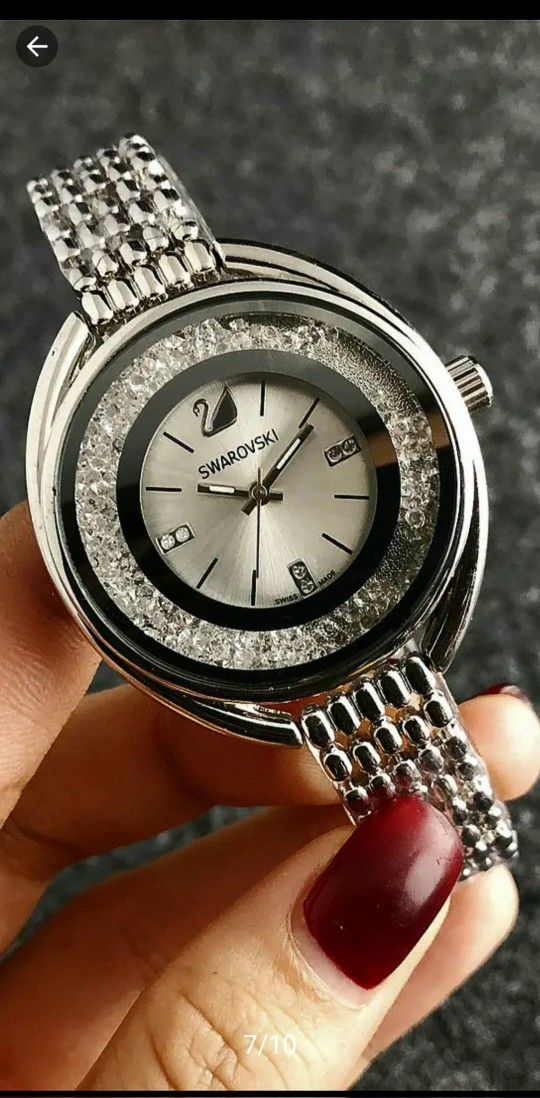 **2025** NEW FASHION (200 MOISSANITE DIMES) "SWAROVSK" QUARTZ STANILESS (ATM-10) CALENDAR, SOFT STEEL METAL BRACELET. DIAMETER: ( 36.5 MM.)