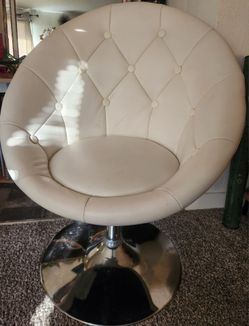 White swivel chair