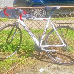 GMC 700c x 22.5" Denali Road Men's Bike, White