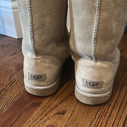 UGG Classic Short II 