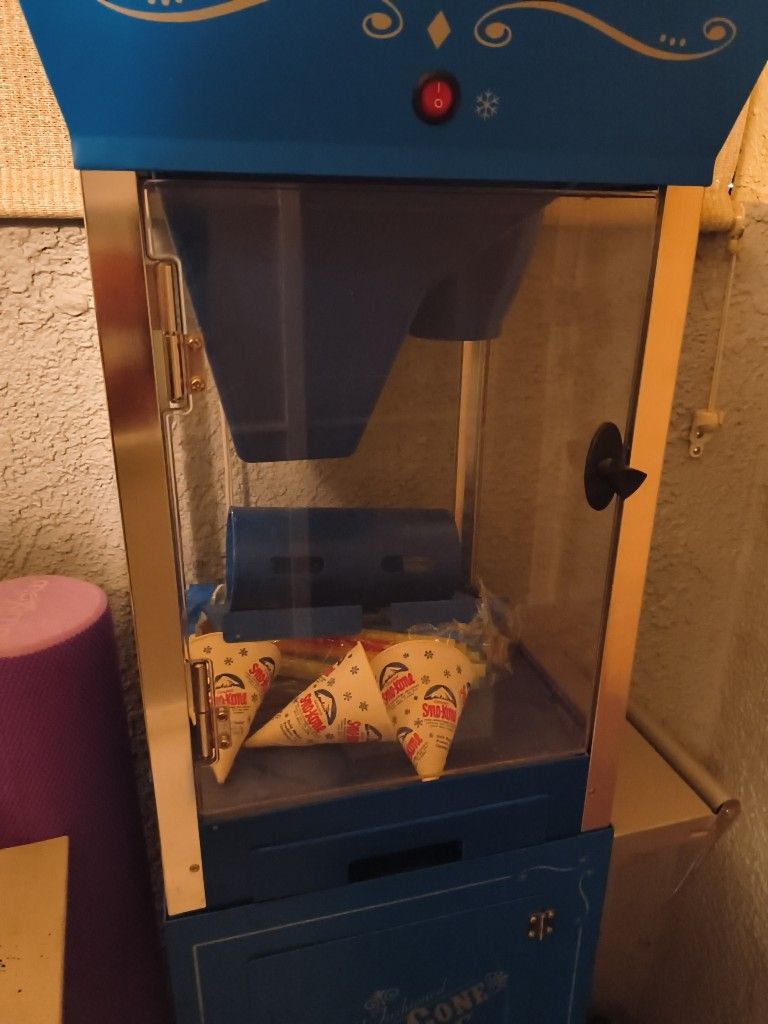 Snow Cone ❄️ Machine