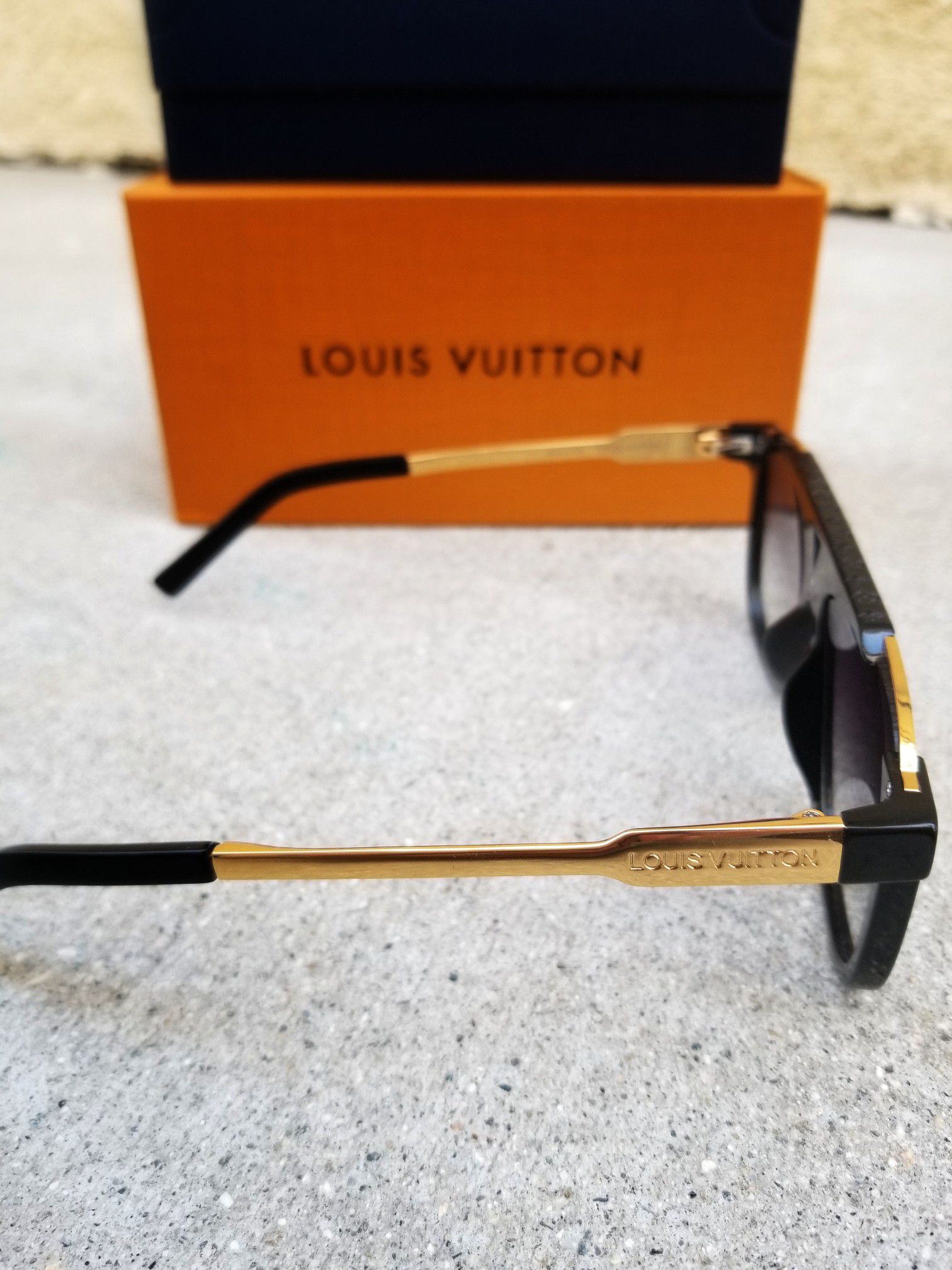 Gorgeous Authentic Louis Vuitton Purple Rain Z2377E Gradient Pilot  Sunglasses for Sale in Aurora, CO - OfferUp
