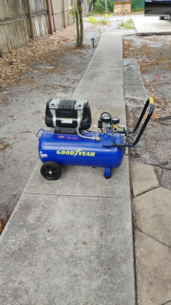 Goodyear 8 Gallon Air compressor