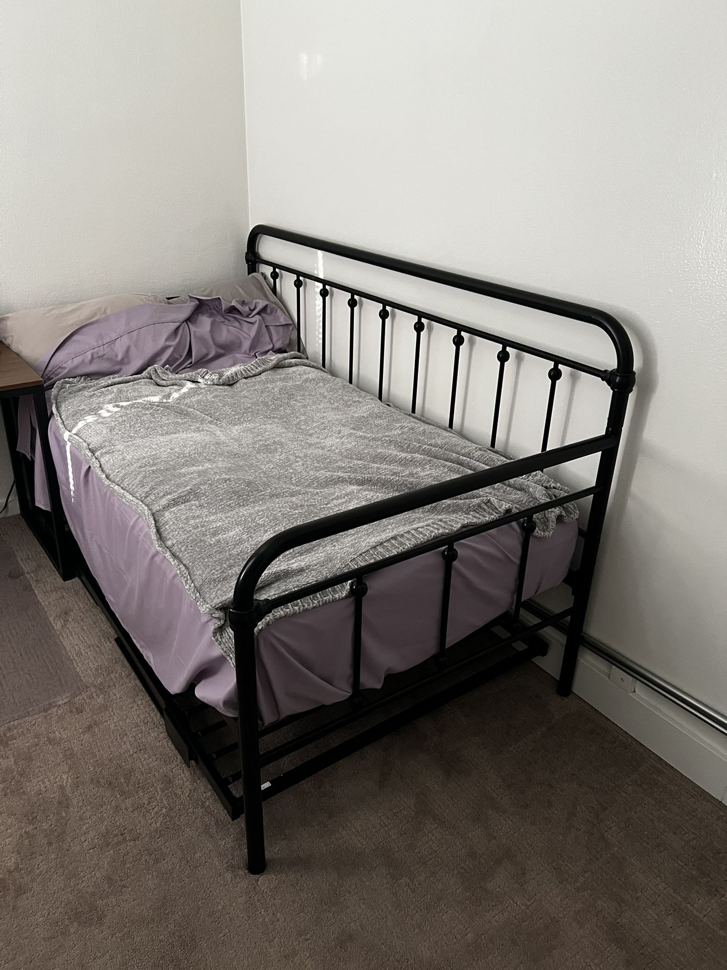 Twin day bed