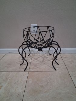 Metal Planter Stand