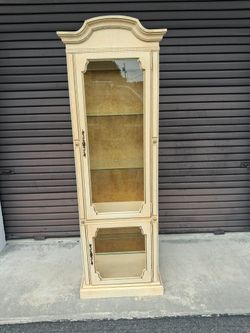 Vintage Neoclassical Curio Cabinet – Antique White Finish.