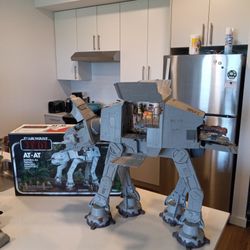 Star Wars ROTJ AT-AT 2012 Toysrus Exclusive Complete With Box, awesome condition 