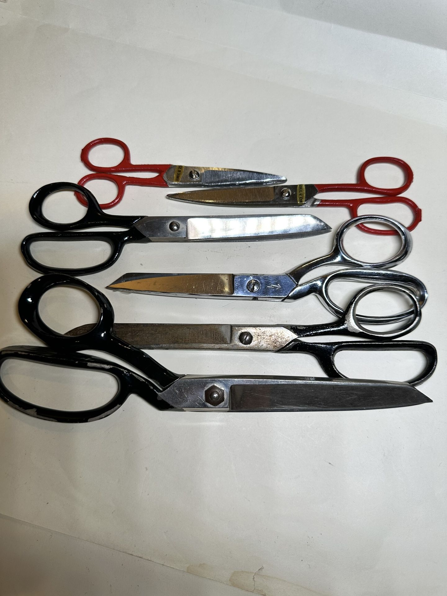 Lot of 6 Vintage Metal Scissors, Fabric Scissors, All Metal Scissors Lot