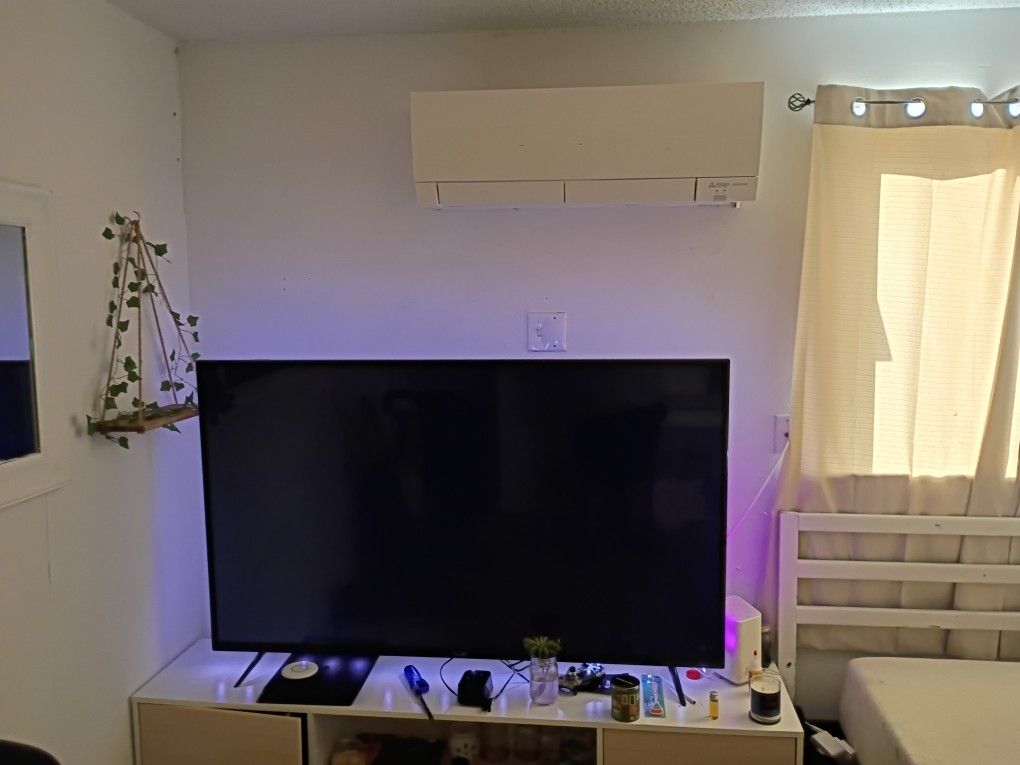 65" Vizio 4K +Wall Mount Included With Legs And Remote