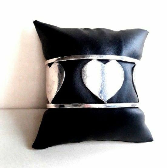 Authentic Vintage TIFFANY & CO. Heart Cuff Bracelet 2003 Collection