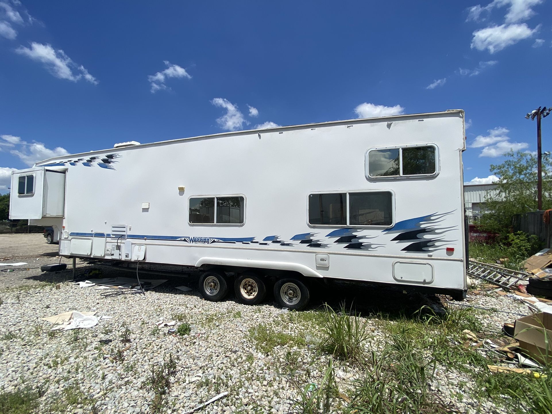04 Weekend Warrior Toyhauler Rv 