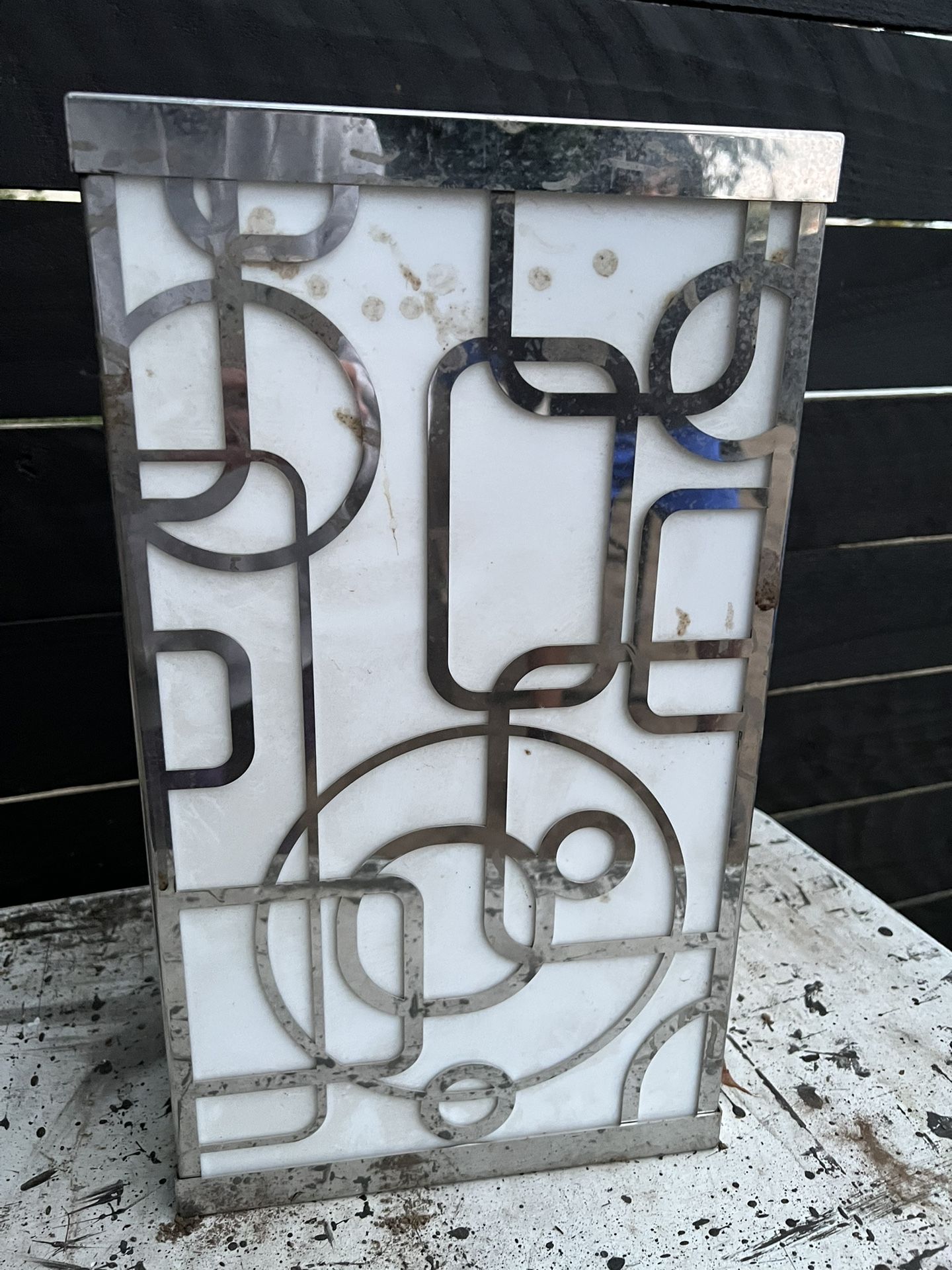 Wall Mount Fixture