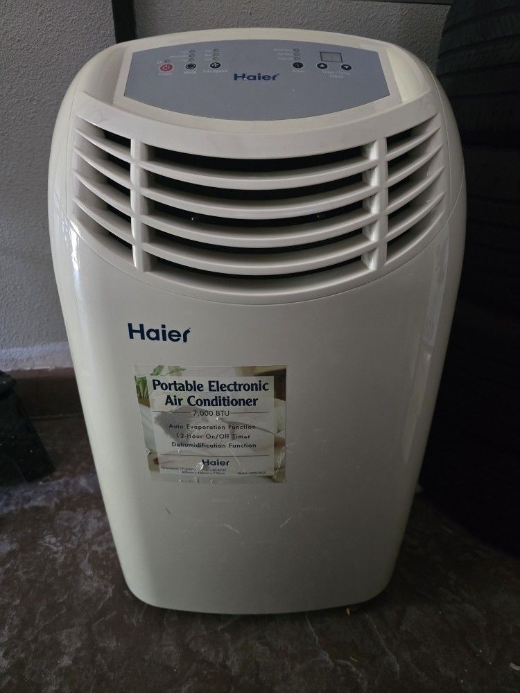 PORTABLE AC/ AIR CONDITIONER.