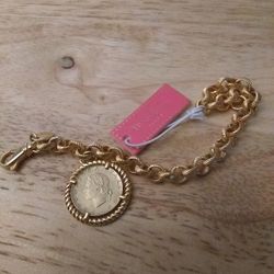 Beautiful ❤️ bracelet💯 .14 kt. gold plated bronze.pick up.lake worth.