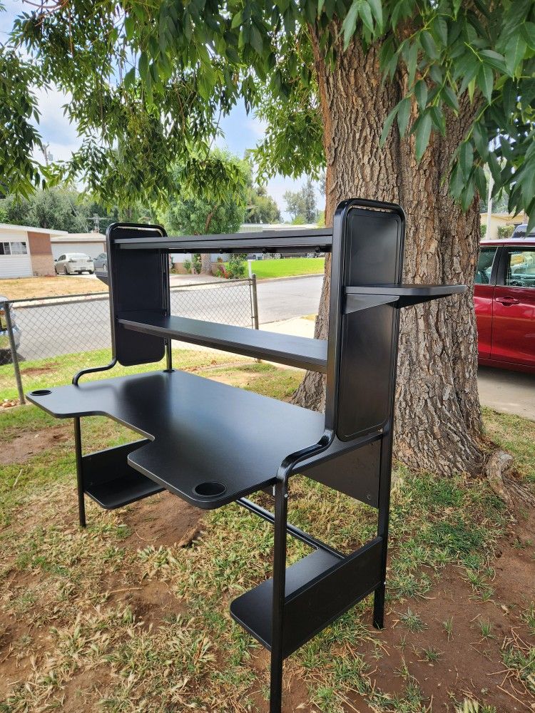 Escritorio (Desk)