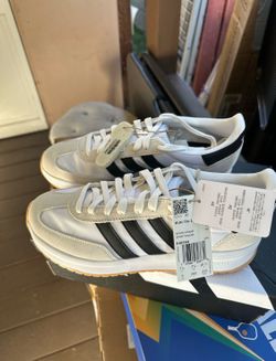 Adidas Womens Run 70s 2.0 Size 9
