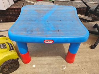 Little tike table