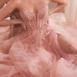 Prom DRESS.       MOCHA GOLD 6/8