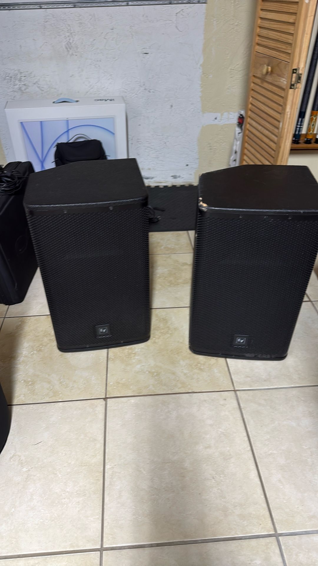 Ev Elx112 Powered Speakers With Covers