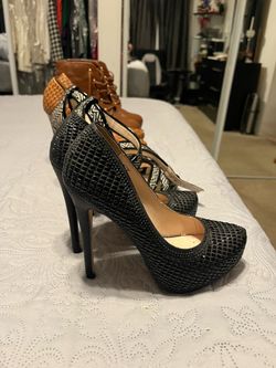 Zapatos size 6 el precio es por todos