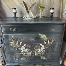 Stunning Solid Wood Hand Painted  4 Drawer Moth Dresser 