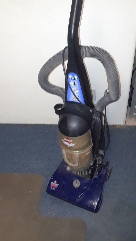 BISSEL 6584 PowerForce Bagless Vacuum