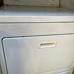 Heavy-duty Kenmore Gas Dryer