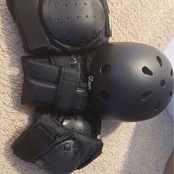 W6 Rollerblades, Helmet, Knee & Elbow Pads Set!