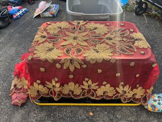 Dining room table cover with beads
