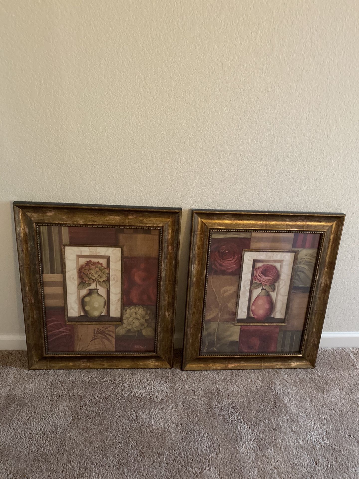 2 wall decorations