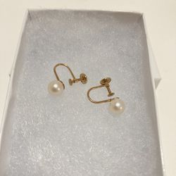 14k Yellow Gold Screw Back Pearl Earrings