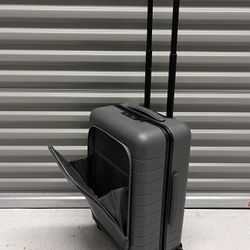 Away The Bigger Carry-On with Front Leather Pocket Spinner Polycarbonate Gray 