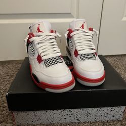 Jordan 4 red