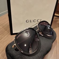 Gucci Black and Gold Men's And Womens Aviator Shades Sunglasses 