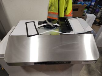 New modern range hood