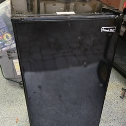 Magic Chef Mini Fridge 3.3 Cu