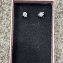 Sterling silver Diamond stud earrings