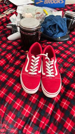Vans Off The Wall Old Skool Skate Shoes for kids!