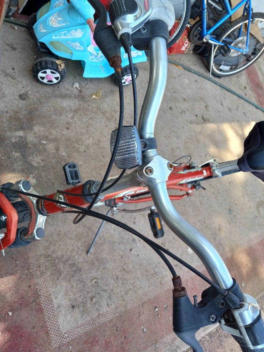 Bike 26inch MOTIV 18speed Shifting And Preak Very Good Fat Tires Evrything Is Good