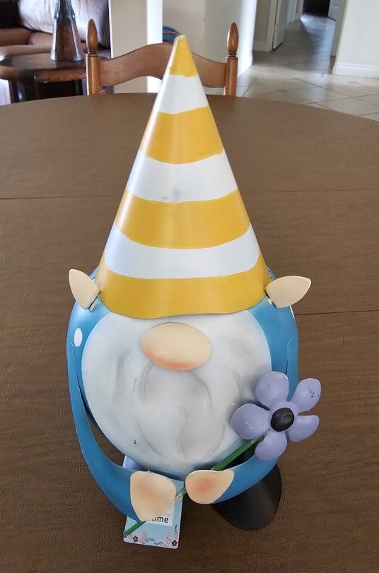 12 " Garden Guard Gnome with Bobblehead Design with "1000 Eyes Scaraway" Feature
