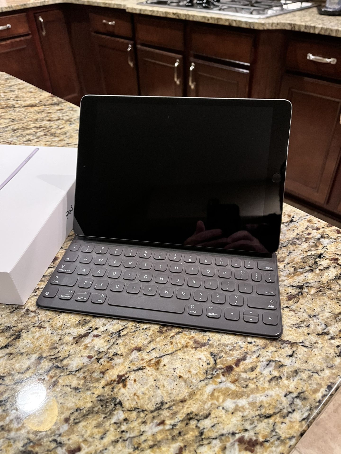 iPad (7th generation) w/ Apple Smart Keyboard and Apple Smart Cover 