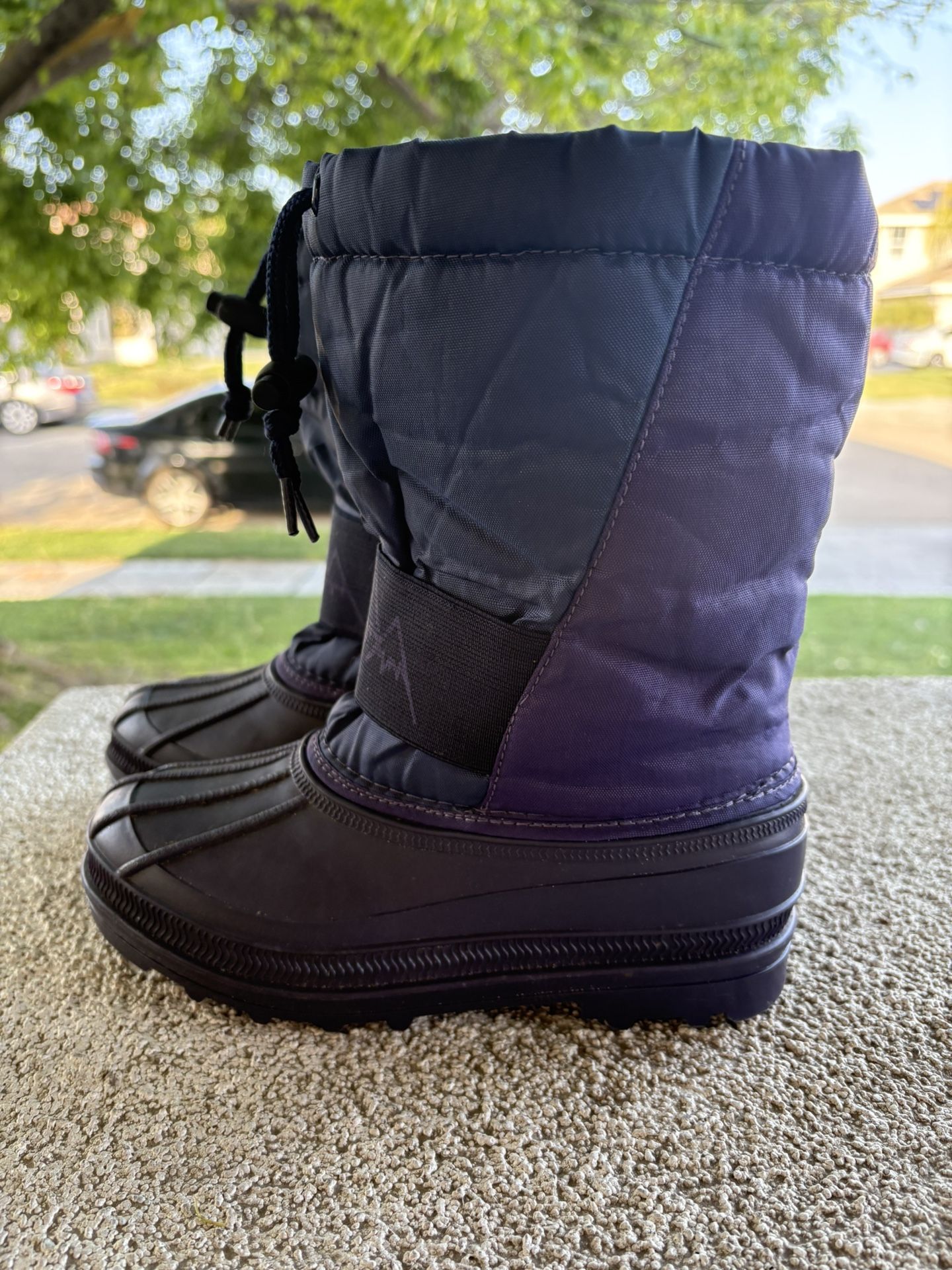 Girls Snow Boots Size 2