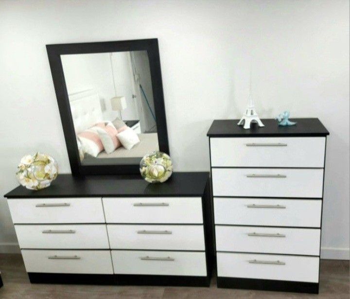 DRESSER WITH MIRROR AND CHEST