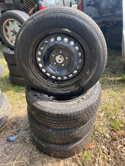 2014 NISSAN ROUGE OEM WHEELS AND TIRES !